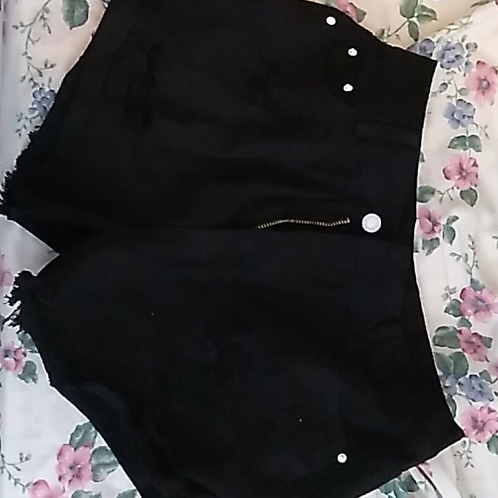 Women's Medium Black shorts